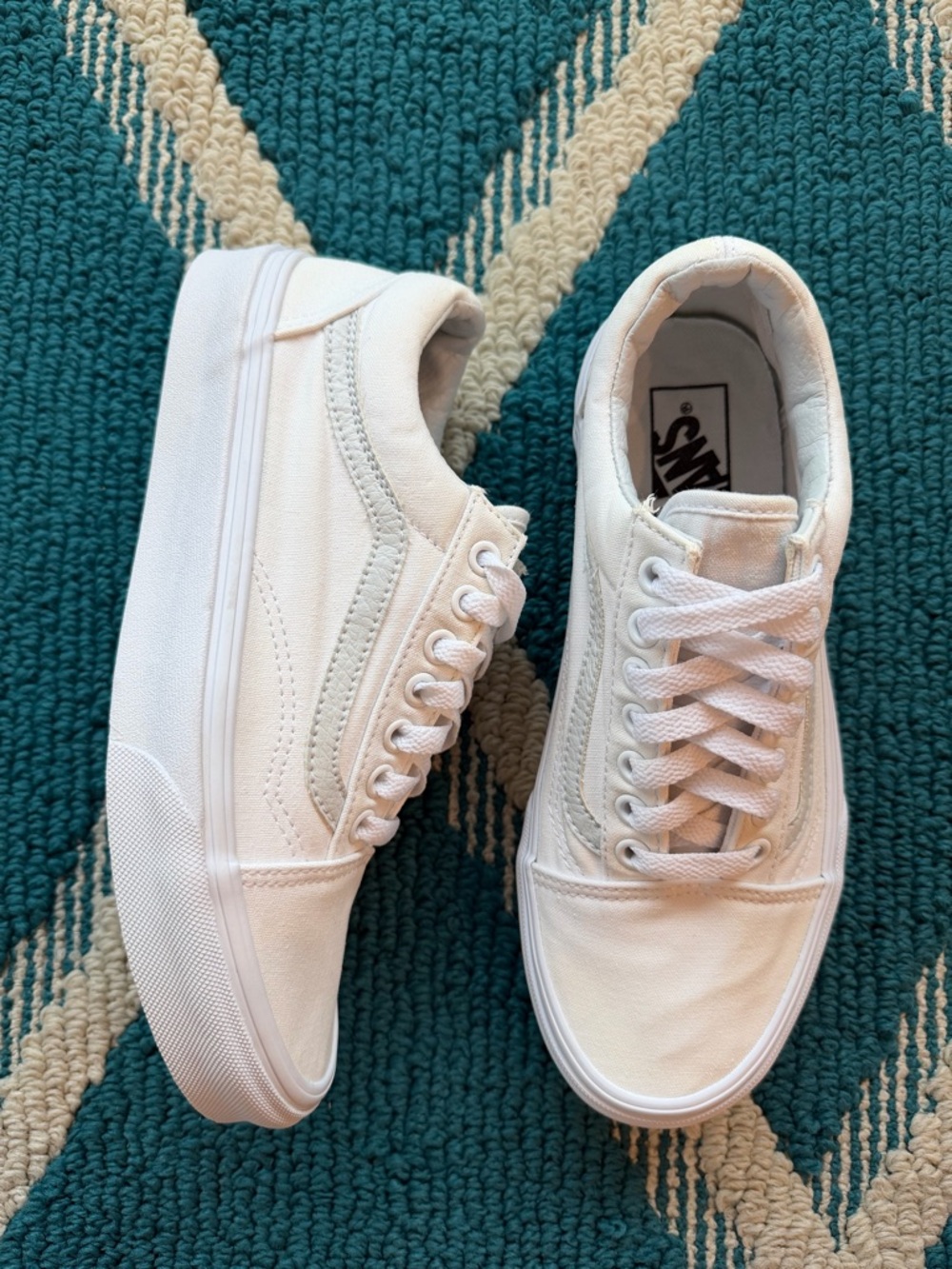 Vans White Low-Top Canvas Sneakers - Picture 5 of 7